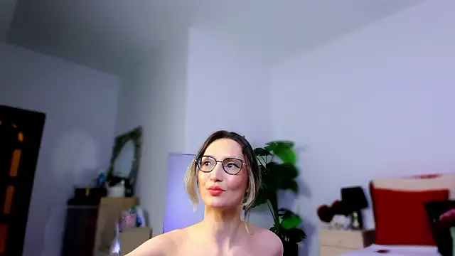 CharmingAnnie's Live XXX Chat