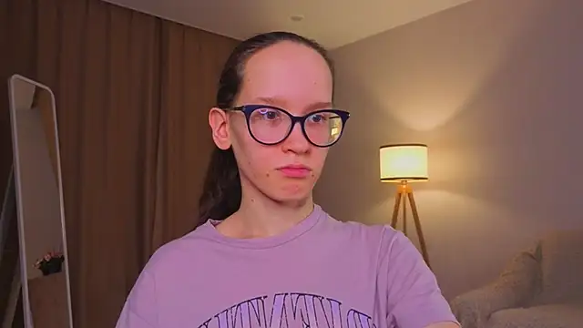 BettyBrowni Adlı Modelin Canlı XXX Sohbeti