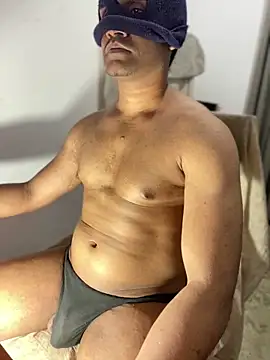 MilanBlaze's Live XXX Chat