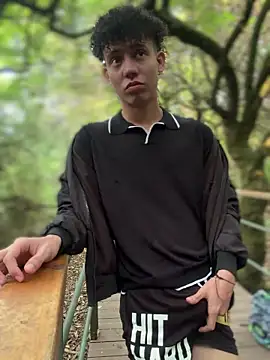 yoursexyjose – Naživo XXX chat