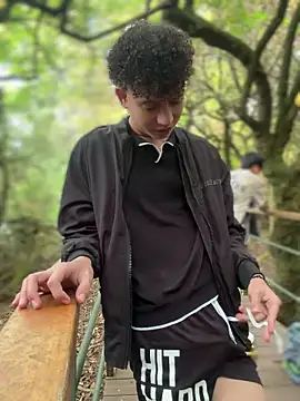 yoursexyjose 现场XXX聊天