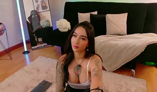 EmmyEvans1 Live XXX Chat