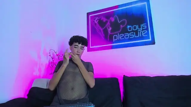 Pleasure_boys_hot Adlı Modelin Web Kamerası Şovu