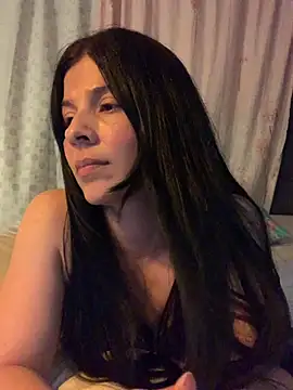 Estefani_32 Chat XXX in diretta