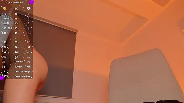 laura-hills18 live XXX chat