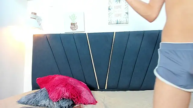 Pokazy przed kamerką – esteban_cum18