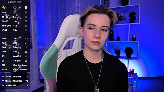 XXX chat uživo modela _Rein_ramm