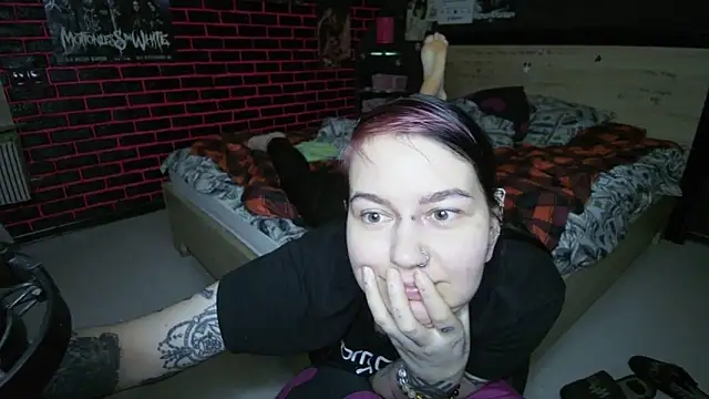 XXX chat uživo modela MoorderxDoll