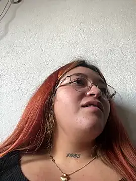 Chat +18 de Kari_leonXXX ao vivo