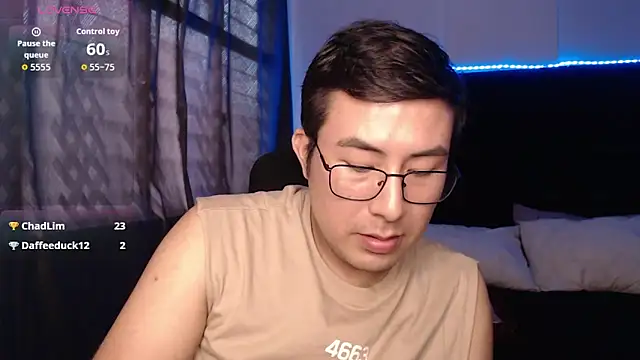 Czat XXX na żywo – andrewmhilton_