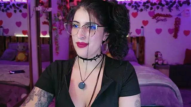 Chat +18 de AzaharJaan ao vivo