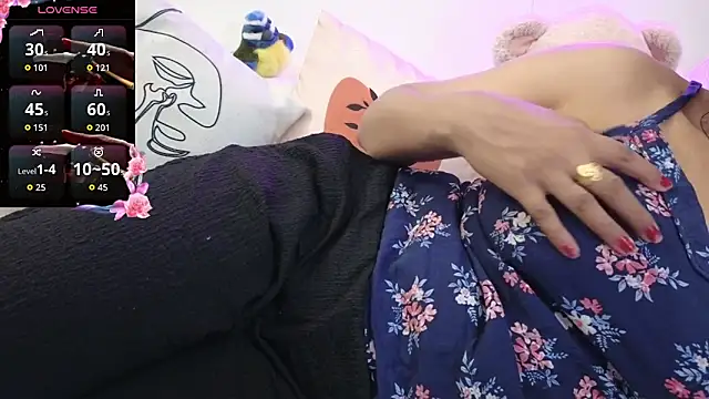 MISS_MYRA: онлайн-секс-чат