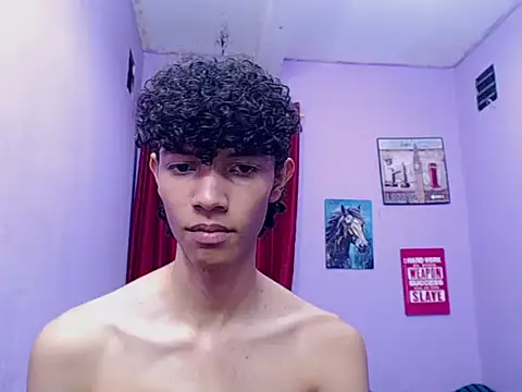 bigcock_twinks Show Webcam