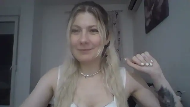 Czat XXX na żywo – Foxy_Bright