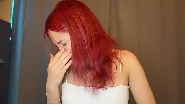 redhead_ginger Adlı Modelin Canlı XXX Sohbeti