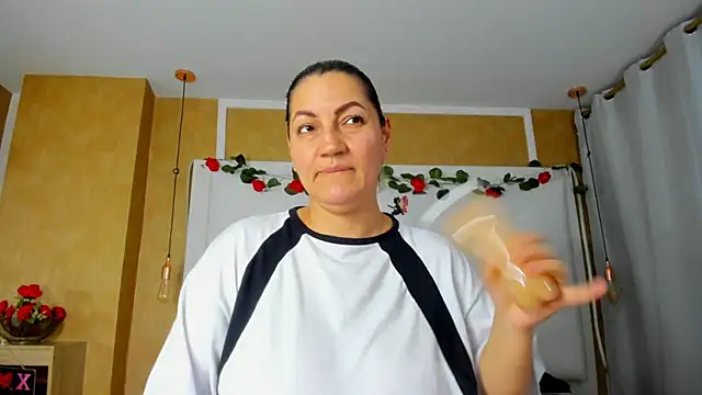 Heidy_milf Chat XXX in diretta