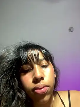 Chat +18 de THALIA_EF ao vivo