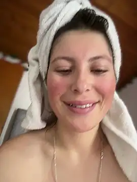 GiuliaBianchi Adlı Modelin Canlı XXX Sohbeti