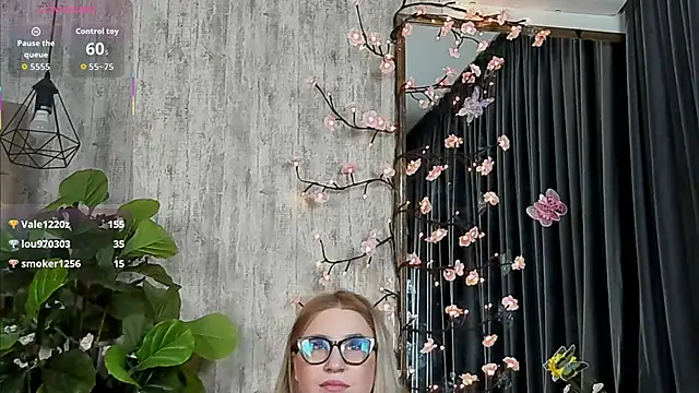 Maya_Collins_ 现场XXX聊天