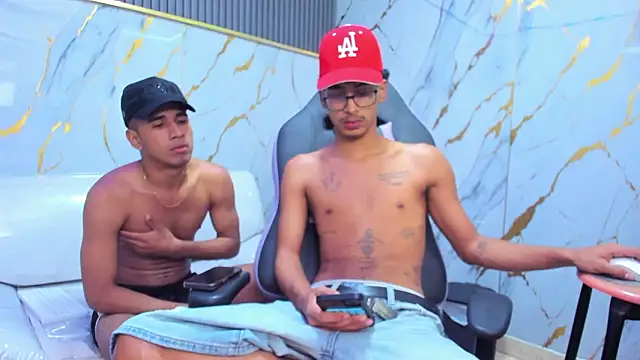 Pokazy przed kamerką – Damondark