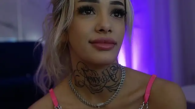 blondie_muller Chat XXX in diretta