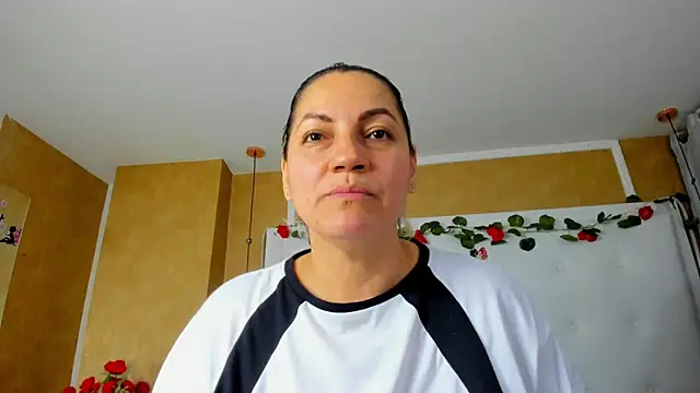 Heidy_milf Adlı Modelin Canlı XXX Sohbeti