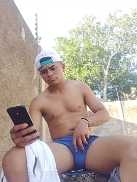 HOTRAINYGOLDEN Webcamshow