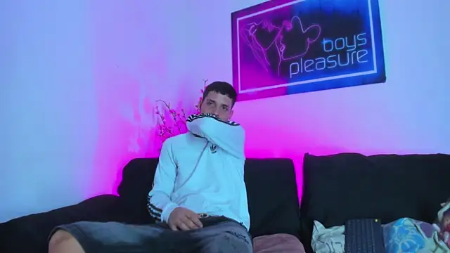 Pleasure_boys_hot Show in webcam