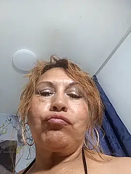 Kazsandraa's Live XXX Chat