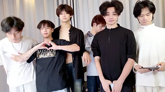 NB-BOYS Live XXX Chat