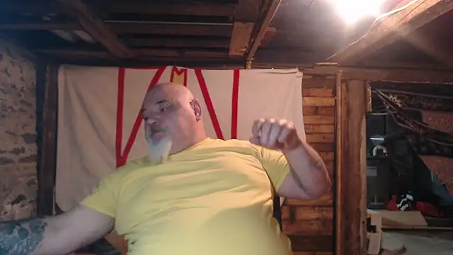 Newfiesausage1972 Chat XXX in diretta