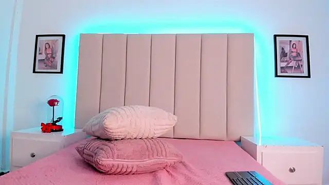 aurora_collinss_ live XXX chat