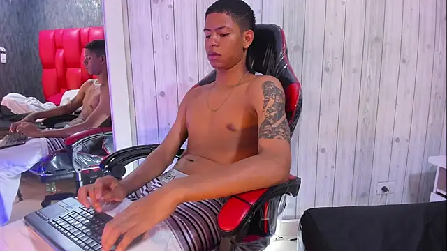 _erick_j Chat XXX in diretta