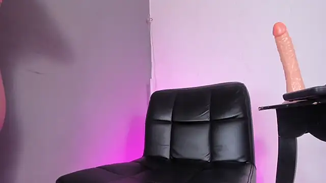 BellaDuval__n Webbikameraesitys