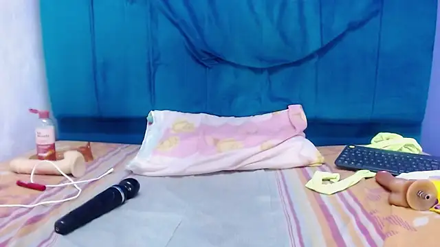 andrea_lopeez Adlı Modelin Canlı XXX Sohbeti