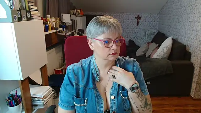 bigtits4you Adlı Modelin Canlı XXX Sohbeti