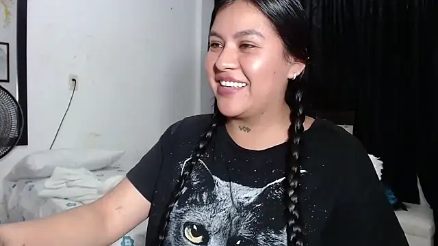 lovemee_30 élő XXX-chatje