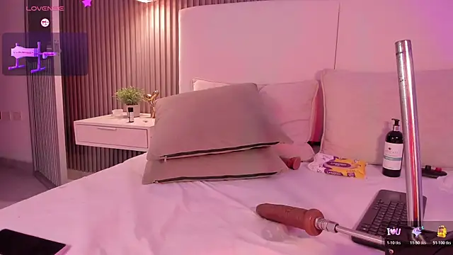 annie_clarkson: онлайн-секс-чат