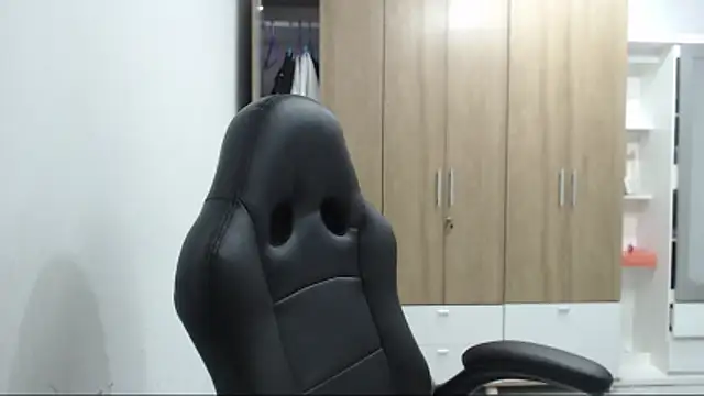 RoxanaLove9 Adlı Modelin Canlı XXX Sohbeti