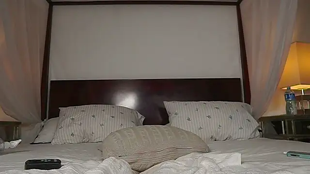 Katyeraven Webbikameraesitys