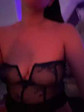 XLucilleX Adlı Modelin Canlı XXX Sohbeti