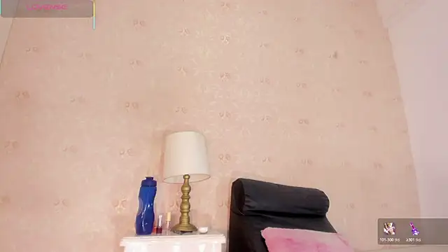 SARA_COLLIINS_ Adlı Modelin Canlı XXX Sohbeti