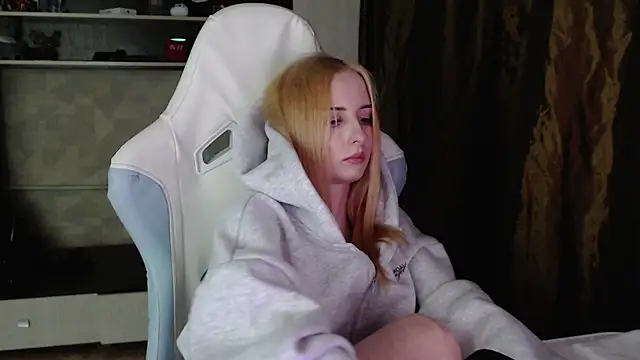 Cutti_Crystal Adlı Modelin Canlı XXX Sohbeti