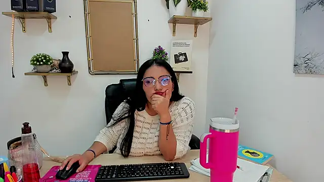 Stefy_cg Adlı Modelin Canlı XXX Sohbeti