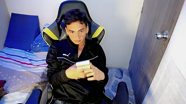 Chat +18 de Mathias_twinkk ao vivo