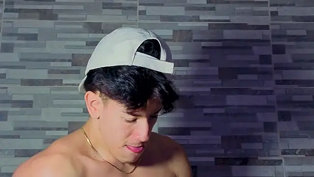 Show modela maxxcooper1 na web-kameri