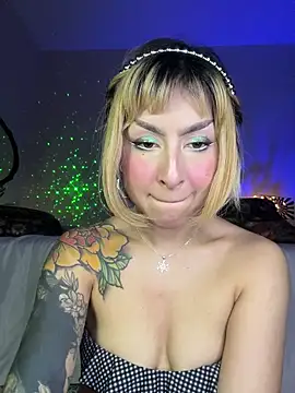 Chat XXX en directo de Cinamoonn