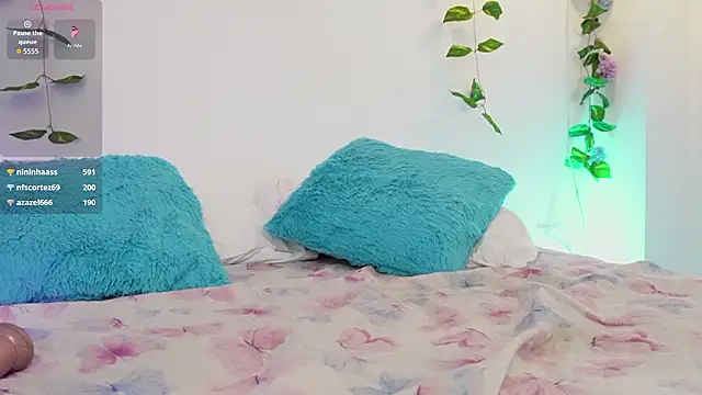 saraBowのライブXXXチャット