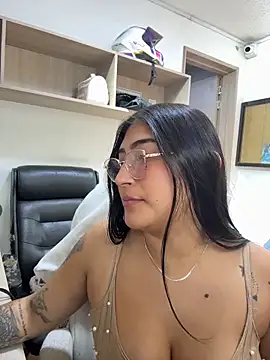 ami_santosのライブXXXチャット