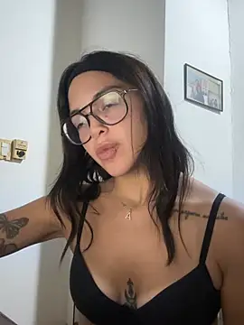 Pertunjukan Kamera Web lucialuna